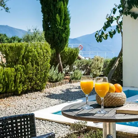 Aloni - Contemporary With Private Pool & Sea Views, Fiskardo *